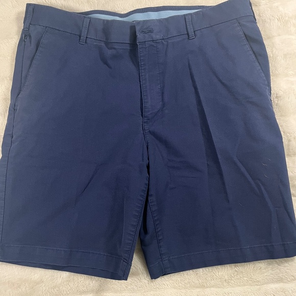 Mens Izod Navy blue shorts size 34 - Picture 1 of 6